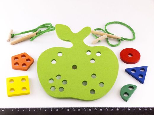Дерев'яна іграшка-Шнурівка Яблуко